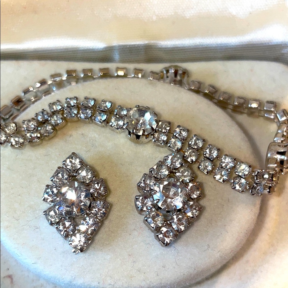 Elegant Silver Crystal Jewelry Set